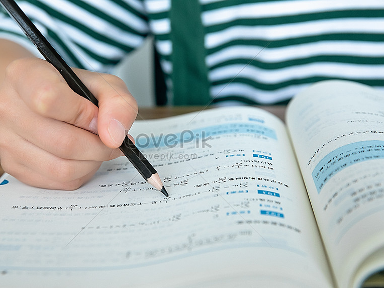 التغذية الراجعة وتطبيقها في المواقف الصفية.